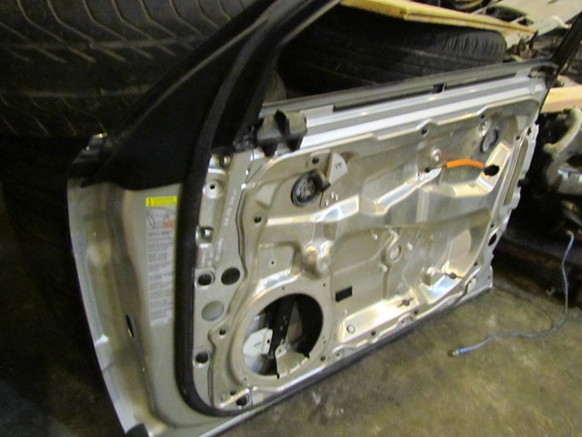 2004 Audi A8L Front Rh Passenger Door Shell See Pics