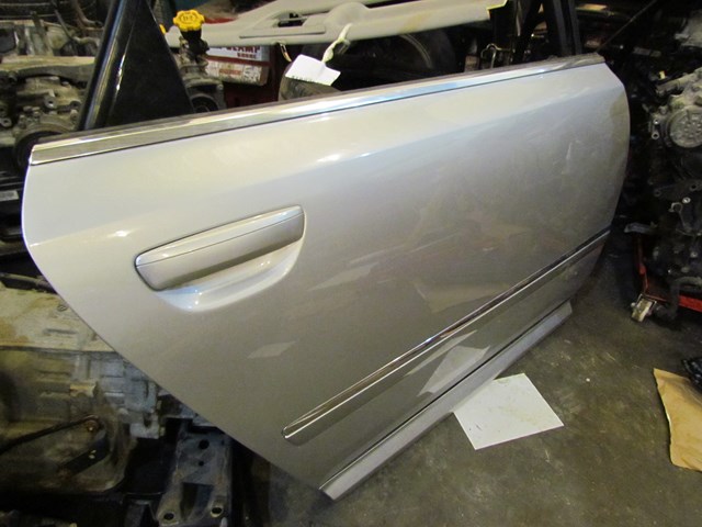 2004 Audi A8L Rear RH Passenger Door Shell Assy See Pics