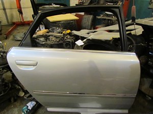 2004 Audi A8L Rear RH Passenger Door Shell Assy See Pics