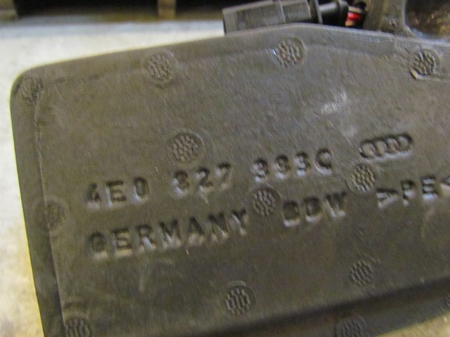 2004 Audi A8L Trunk Latch Lock Stricker Catcher Assy 4E0 827 333