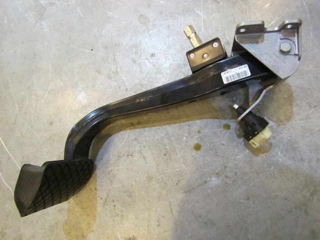 2004 Audi A8L Brake Pedal Assy 4E1 721 196