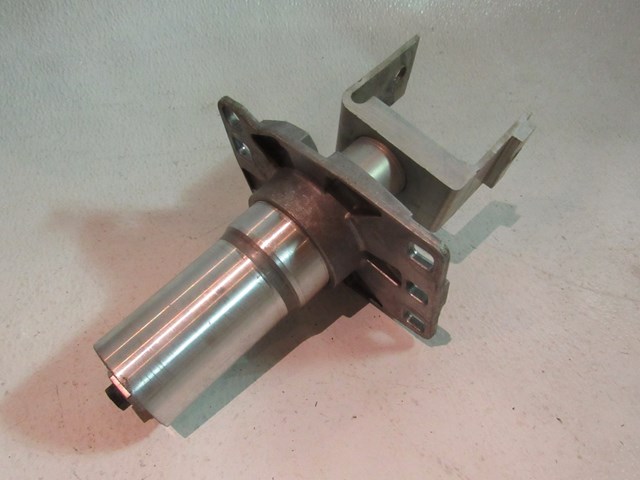 04 05 06 07 08 Audi A8L Front LH Drivers Bumper Reinforcement Mount 4E1807271