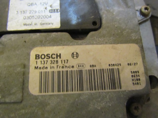 2004 Audi A8L RH Passenger Radiator Cooling Fan 137 229 011