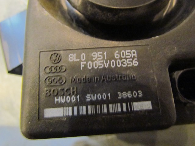 2004 Audi A8L Alarm Siren Horn 8L0 951 605