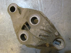 2004 Audi A8L Front RH Passenger Engine Mount Bracket F RH Not Main