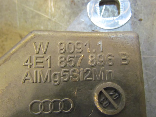 2004 Audi A8L Dash Bar Bracket 4E1 857 896