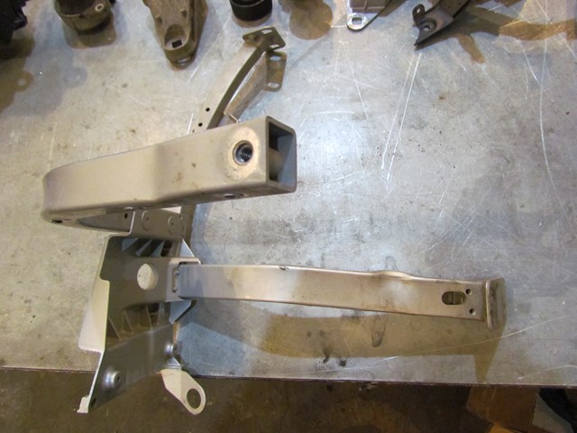 2004 Audi A8L Front RH Passenger Headlight Bracket Assy