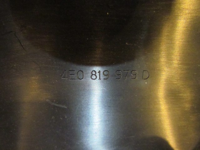 2004 Audi A8L Cabin Filter Housing And Filter 4E0 819 979