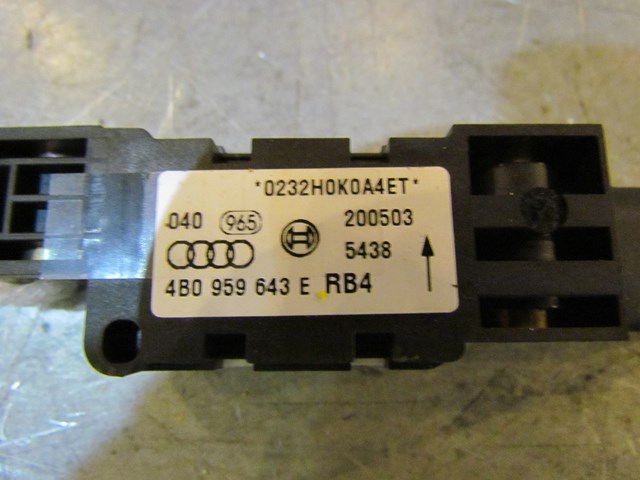 2004 Audi A8L LH Drivers B Pillar Side Impact Sensor 4B0 959 643