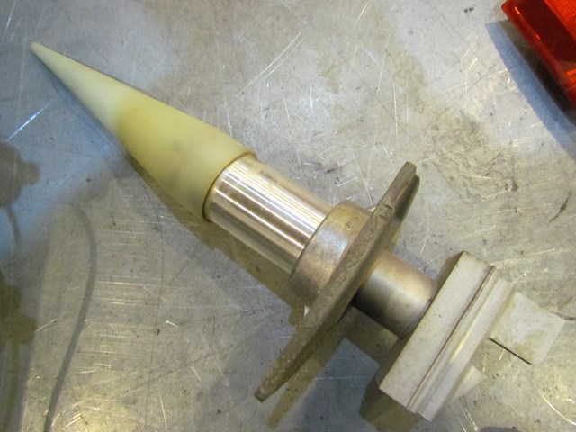 2004 Audi A8L Rear RH Passenger Bumper Reinforcement Mount