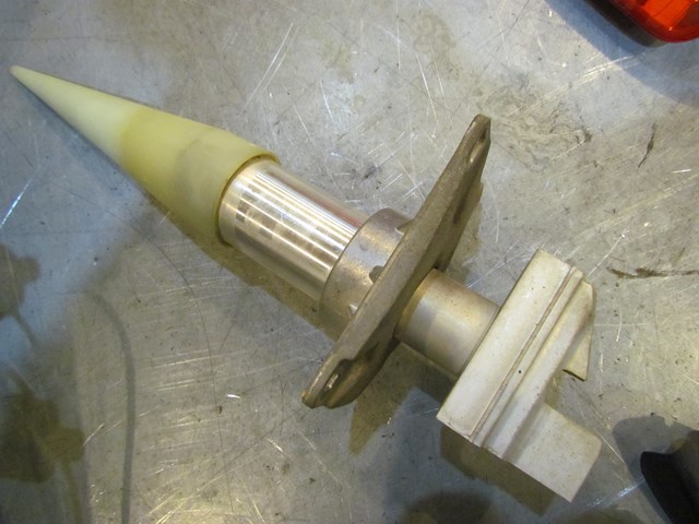 2004 Audi A8L Rear RH Passenger Bumper Reinforcement Mount