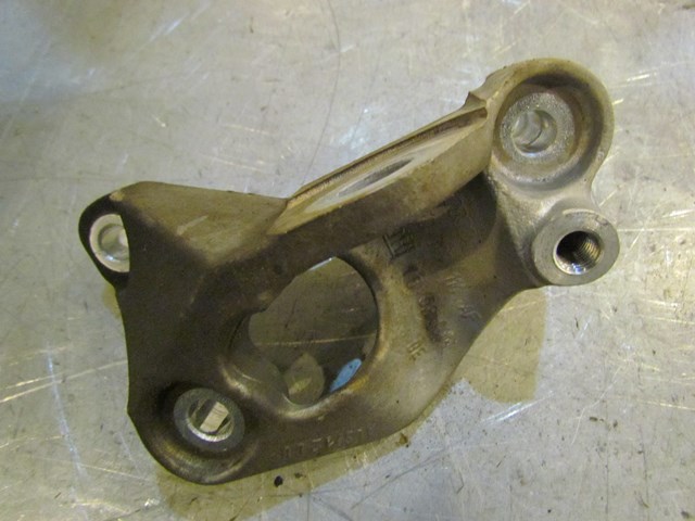 2004 Audi A8L RH Passenger Transmission Mount Bracket 4E0 399 114