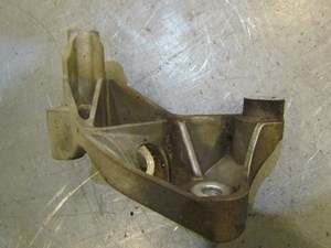 2004 Audi A8L RH Passenger Transmission Mount Bracket 4E0 399 114