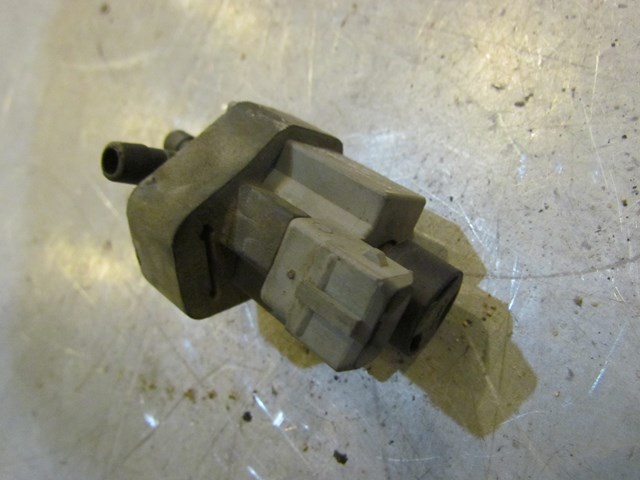 2004 Audi A8L Vacuum Solenoid Valve 077 906 283