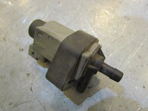 2004 Audi A8L Vacuum Solenoid Valve 077 906 283