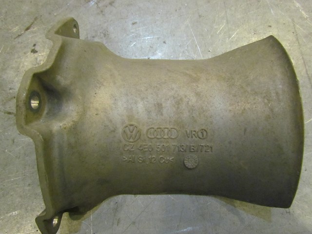 2004 audi A8L Rear LH Drivers Axle Shield 4E0 501 713