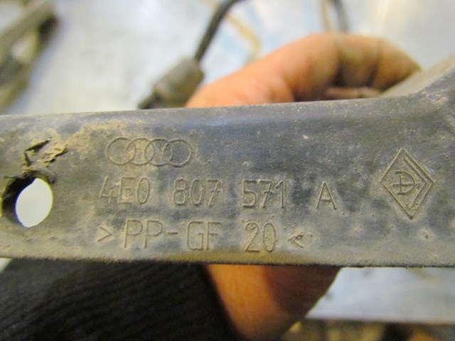 2004 Audi A8L Rear LH Drivers Bumper Mount 4E0 807 571