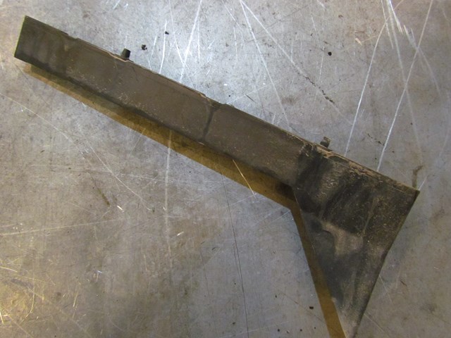 2004 Audi A8L Rear LH Drivers Bumper Mount 4E0 807 571