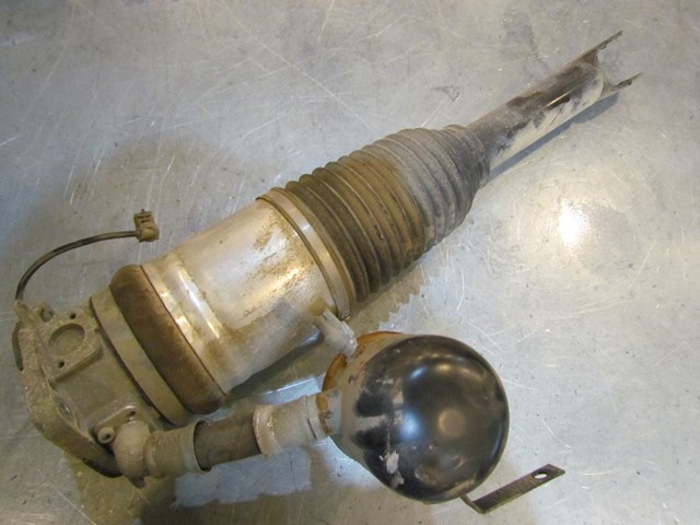 2004 Audi A8L Rear LH Drivers Strut Air Ride Assy 4E0 616 001