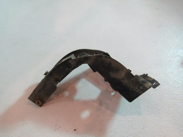 2004 Audi A8L Rear LH Drivers Rocker Moulding Mount