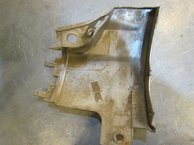 2004 Audi A8L Rear RH Passenger Side Skirt Cap Cover