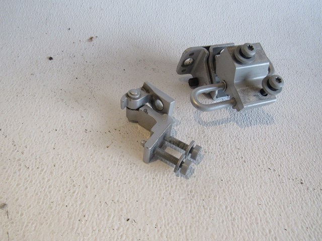 2004 Audi A8L Rear RH Passenger Door Hinge Set