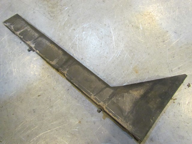 2004 Audi A8L Rear RH Passenger Bumper Moulding Mount