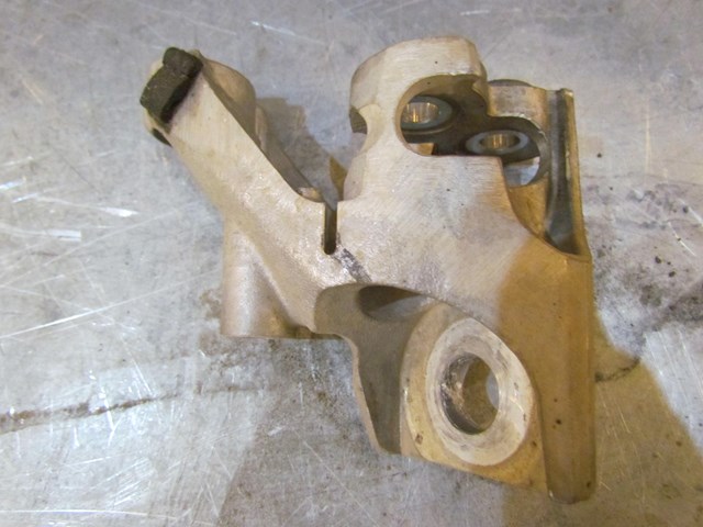 2004 Audi A8L LH Drivers Engine Mount Bracket