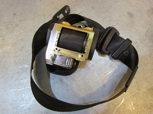 2004 Audi A8L Front RH Passenger Seat Belt Retractor