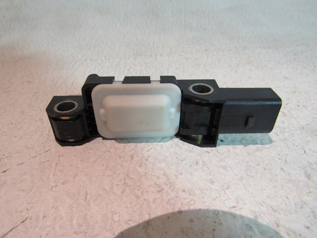 2004 Audi A8L RH Passenger B Pillar Impact Sensor 4B0 959 643
