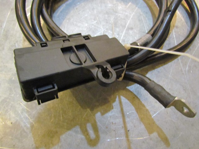2004 Audi A8L Battery Power Wire And Distribution Block