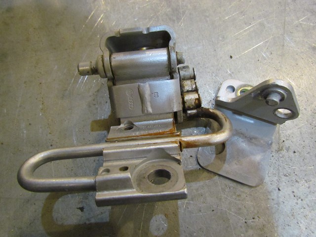 2004 Audi A8L Front LH Drivers Door Hinge Set