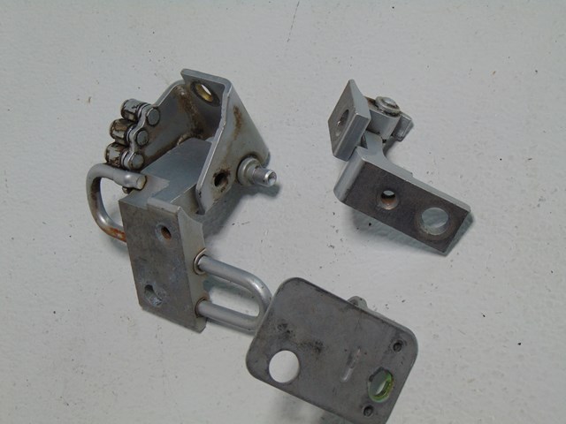 2004 Audi A8L Front RH Passenger Door Hinge Set