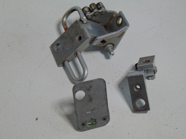 2004 Audi A8L Front RH Passenger Door Hinge Set