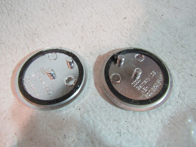 2004 Audi A8L Aluminum Frame Emblem 8Z0 854 519 Pair