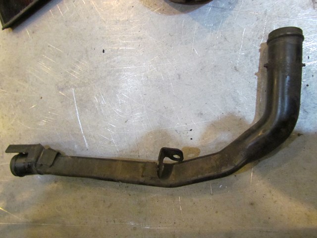 2004 Audi A8L Coolant Hard Pipe 077 121 070