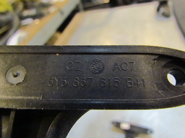 2007 Audi S4 Rear Trunk Anchor Brackets 6Y5 867 615