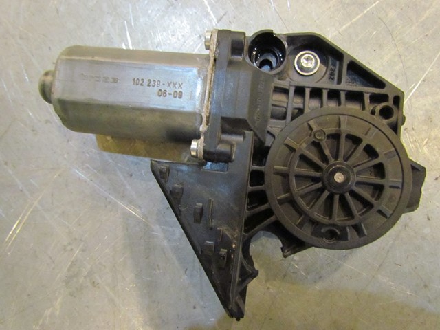 2007 Audi S4 Rear LH Drivers Window Motor Mount Minor Damage 130 821 767