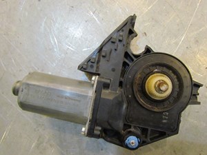 2007 Audi S4 Rear LH Drivers Window Motor Mount Minor Damage 130 821 767