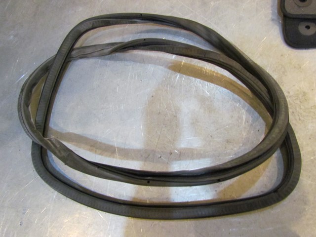 2007 Audi S4 Rear RH Passenger Door Seal On Body