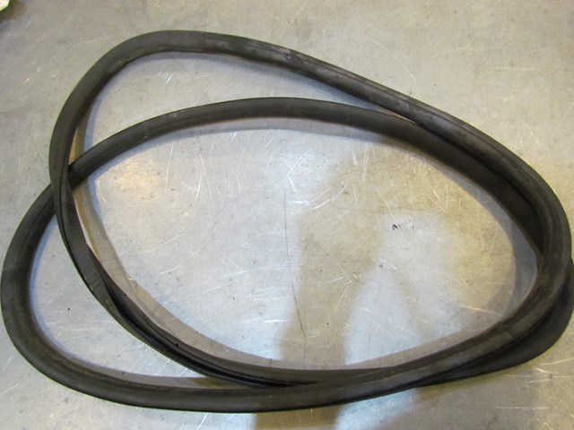 2007 Audi S7 Front Rh Passenger Door Seal On Body