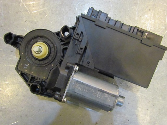 2007 Audi S4 Rear RH Passenger Window Motor 8E0 959 802