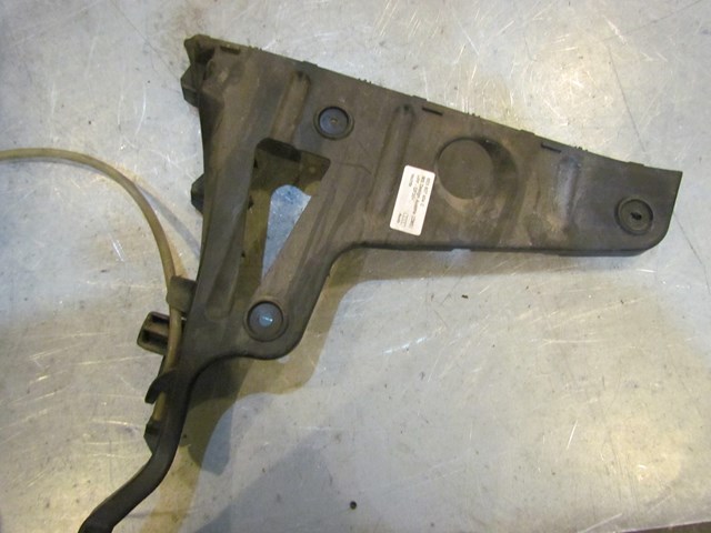 2007 Audi S4 Rear RH Passenger Bumper Mount Bracket 8E5 807 454