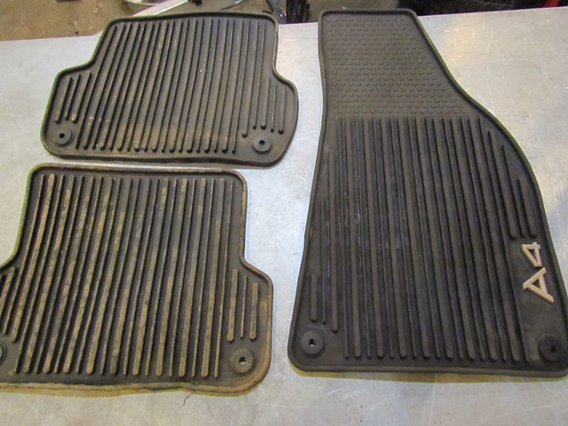 2007 Audi S4 Floor Mats Minus Drivers Weather Rubber