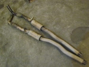 2004 Audi A8L Exhaust From Cat To Muffler Mounts Pair LH RH