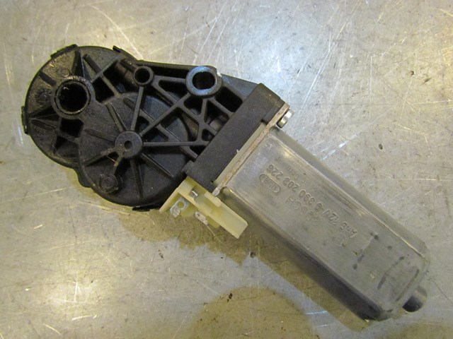 2007 Audi S4 Front LH Drivers Seat Reclining Motor 0 390 203 226