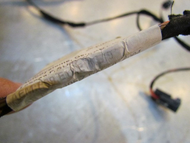 2007 Audi S4 Front RH Passenger Seat Back Wiring 