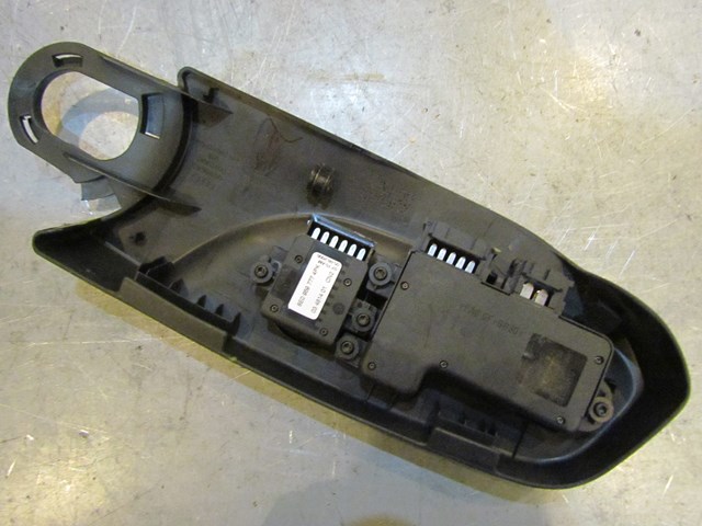 2007 Audi S4 Front RH Passenger Seat Control Switches