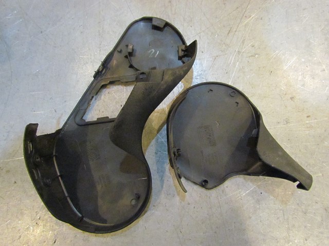 2007 Audi S4 Front RH Passenger Seat Joint Panels Set 2