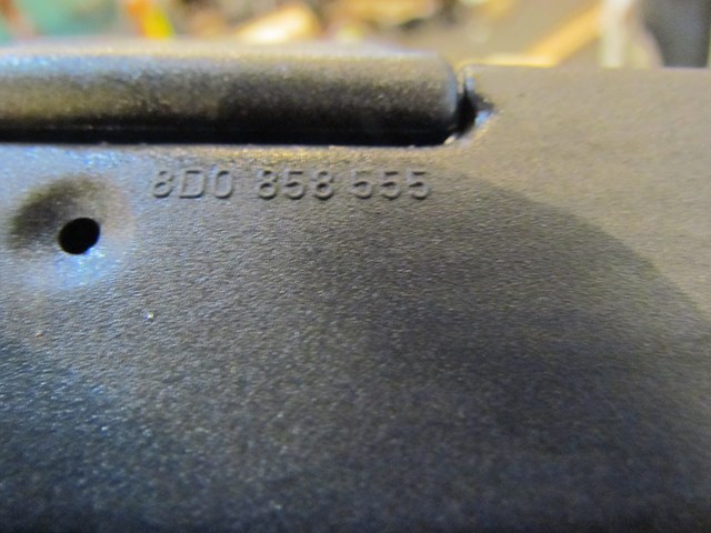 2007 Audi S4 Front Center Sun Visor 8D0 858 555